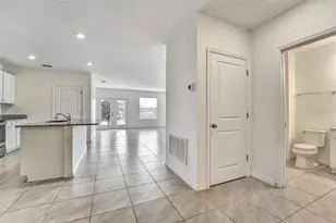 6978 Faben Ln, Zephyrhills, FL 33542 - Photo 3