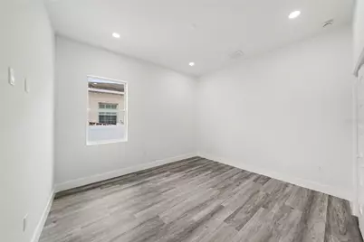 5240 66th Way N, Saint Petersburg, FL 33709 - Photo 39
