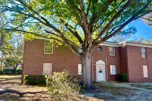 8490 13th St N, Saint Petersburg, FL 33702 - Photo 1