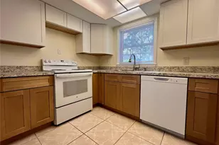 8490 13th St N, Saint Petersburg, FL 33702 - Photo 5