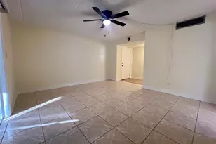 8490 13th St N, Saint Petersburg, FL 33702 - Photo 9