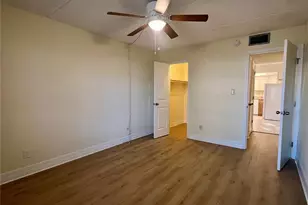 8490 13th St N, Saint Petersburg, FL 33702 - Photo 11