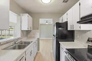 5188 Woodridge Ln, Spring Hill, FL 34609 - Photo 9