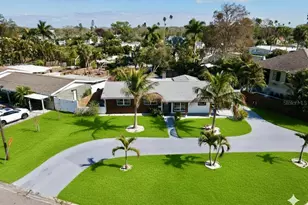 1500 Carson Cir NE, Saint Petersburg, FL 33703 - Photo 1