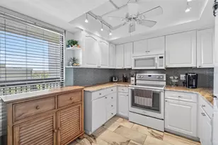 2616 Cove Cay Dr, Clearwater, FL 33760 - Photo 11