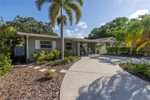 140 31st Ave N, Saint Petersburg, FL 33704 - Photo 1