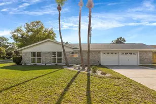 10408 Butia Pl, Tampa, FL 33618 - Photo 3