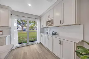 10408 Butia Pl, Tampa, FL 33618 - Photo 9