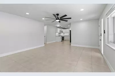 11130 3rd Street E, Treasure Island, FL 33706 - Photo 3