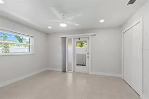 11130 3rd St E, Treasure Island, FL 33706 - Photo 15