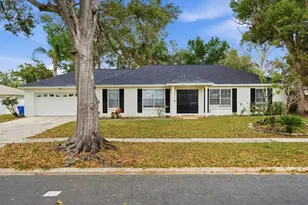 13317 Lake George Ln, Tampa, FL 33618 - Photo 3