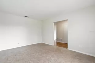 13317 Lake George Ln, Tampa, FL 33618 - Photo 7