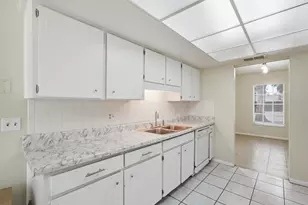 13317 Lake George Ln, Tampa, FL 33618 - Photo 15