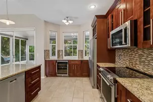 461 Briland St, Tarpon Springs, FL 34689 - Photo 3