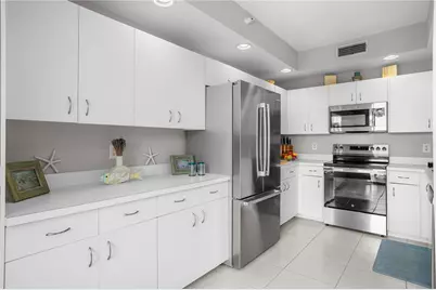 4750 Dolphin Cay Lane S #107, Saint Petersburg, FL 33711 - Photo 15