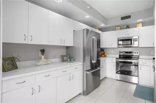 4750 Dolphin Cay Ln S, Saint Petersburg, FL 33711 - Photo 15