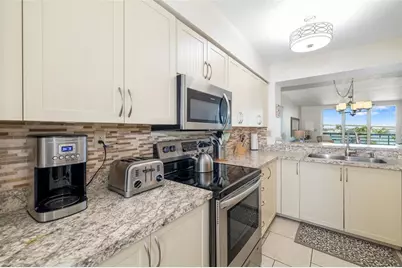 6061 Bahia Del Mar Circle #442, Saint Petersburg, FL 33715 - Photo 7