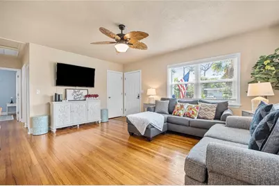 2709 Upton Street S, Gulfport, FL 33711 - Photo 9