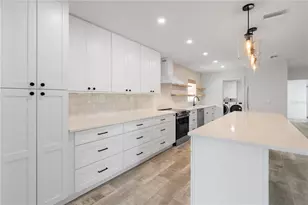 4543 Carson St NE, Saint Petersburg, FL 33704 - Photo 11