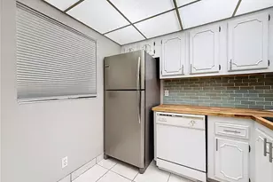 11485 Oakhurst Rd, Largo, FL 33774 - Photo 9