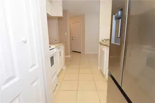 8627 Fancy Finch Dr, Tampa, FL 33614 - Photo 9