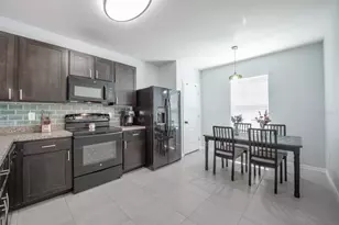 9712 Hound Chase Dr, Gibsonton, FL 33534 - Photo 3