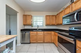 10336 Carrollwood Ln, Tampa, FL 33618 - Photo 13