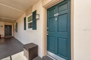 10336 Carrollwood Ln, Tampa, FL 33618 - Photo 5