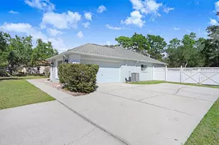 3066 Stephanie Dr, Spring Hill, FL 34608 - Photo 41