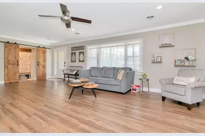 2201 S Village Avenue, Tampa, FL 33612 - Photo 29