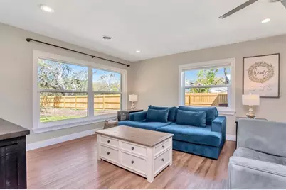 2201 S Village Avenue, Tampa, FL 33612 - Photo 11