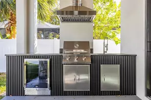 3215 W Price Ave, Tampa, FL 33611 - Photo 29