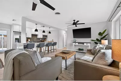 4899 Venetian Place NE, Saint Petersburg, FL 33703 - Photo 3