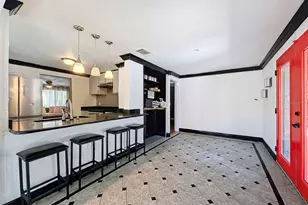 2206 Howard Ln, Tampa, FL 33612 - Photo 9