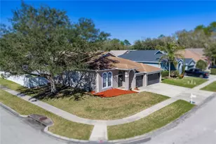 5535 Braddock Dr, Zephyrhills, FL 33541 - Photo 5