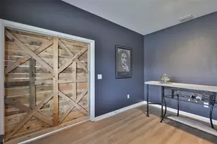 10039 Smarty Jones Dr, Ruskin, FL 33573 - Photo 9