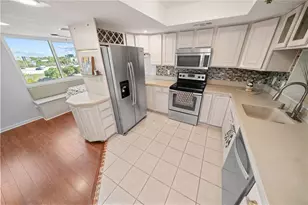 201 W Laurel St, Tampa, FL 33602 - Photo 3