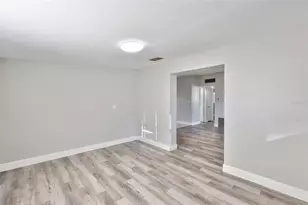 5620 Harding Blvd NE, Saint Petersburg, FL 33703 - Photo 9