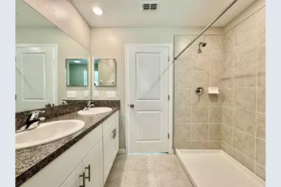 7020 Samuel Ivy Drive, Tampa, FL 33619 - Photo 15