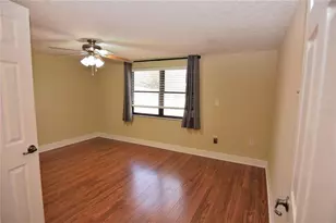 9310 Mark Twain Ln, Port Richey, FL 34668 - Photo 13