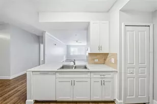 17114 Carrington Park Dr, Tampa, FL 33647 - Photo 13