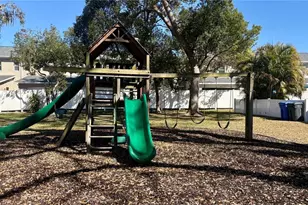 10121 Lake Oak Cir, Tampa, FL 33624 - Photo 23