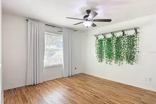 10121 Lake Oak Cir, Tampa, FL 33624 - Photo 11