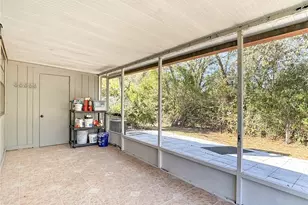 10121 Lake Oak Cir, Tampa, FL 33624 - Photo 11