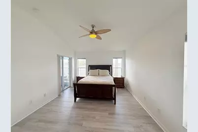 8415 Canterbury Lake Boulevard, Tampa, FL 33619 - Photo 13