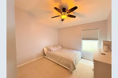 8415 Canterbury Lake Boulevard, Tampa, FL 33619 - Photo 37