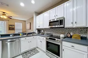 12711 Sunland Ct, Tampa, FL 33625 - Photo 7