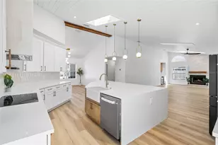 512 Crystal Grove Blvd, Lutz, FL 33548 - Photo 17