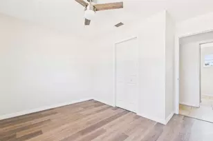 4418 W Fairview Heights, Tampa, FL 33616 - Photo 27