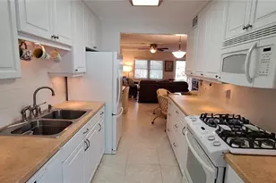 10035 63rd Ave N, Saint Petersburg, FL 33708 - Photo 9